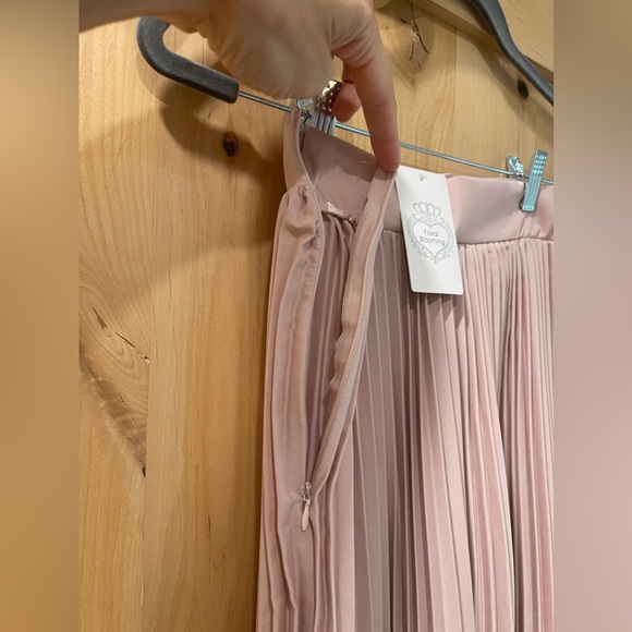 Light pink full length skirt - Picture 7 of 8